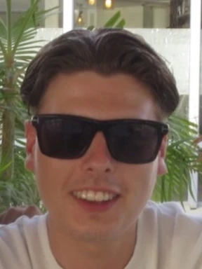 Recruiter img